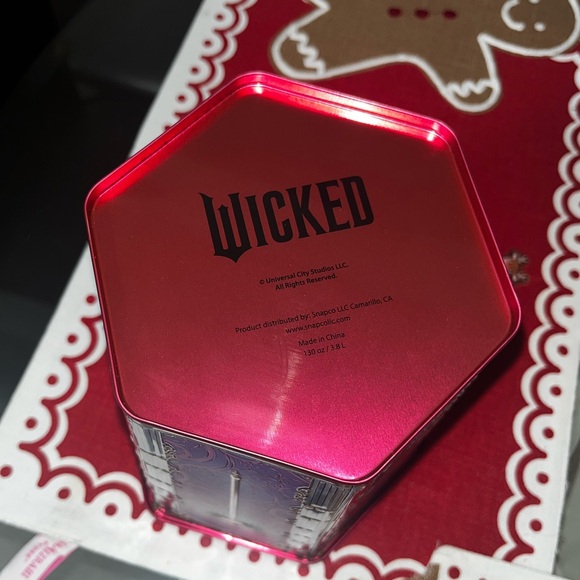 WICKED GLINDA AND ELPHABA POPCORN 🍿 TINS! Regal exclusives limited edition! - Picture 9 of 12